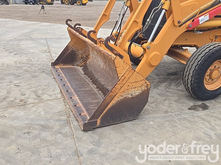 2004-case-580m-image-19