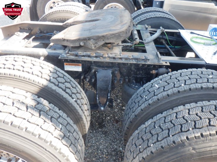 2019-freightliner-cascadia-125-image-5