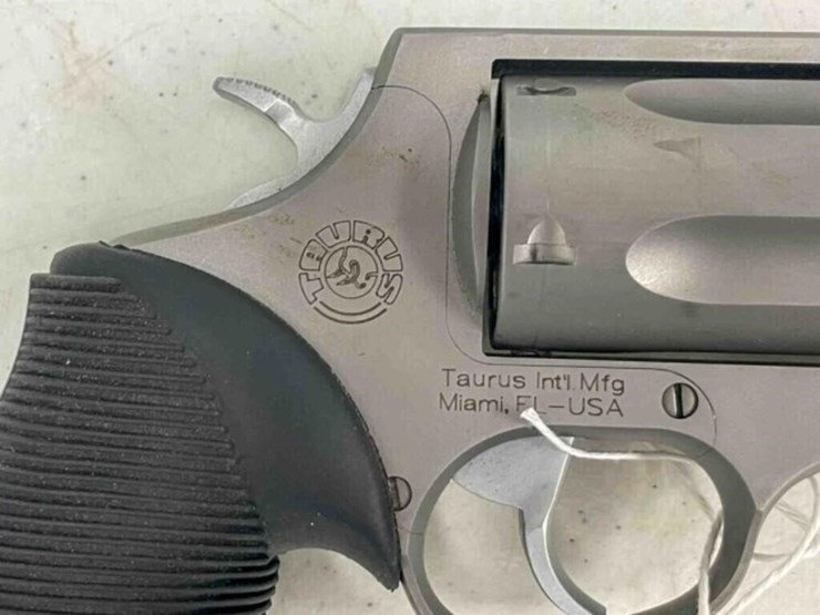 taurus-revolver-image-4