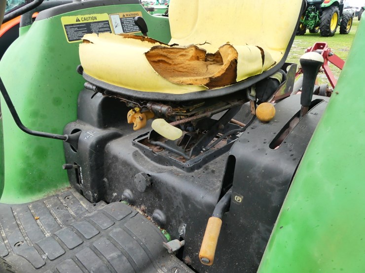 john-deere-4320-image-12