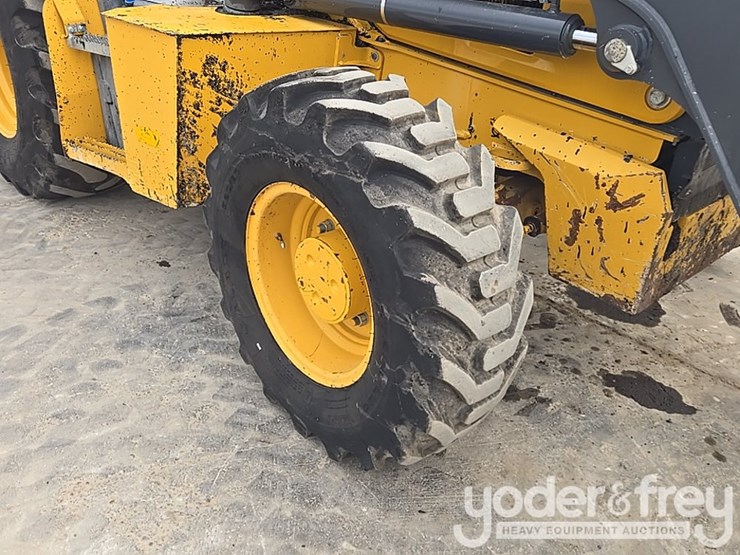 2021-deere-310sl-image-16