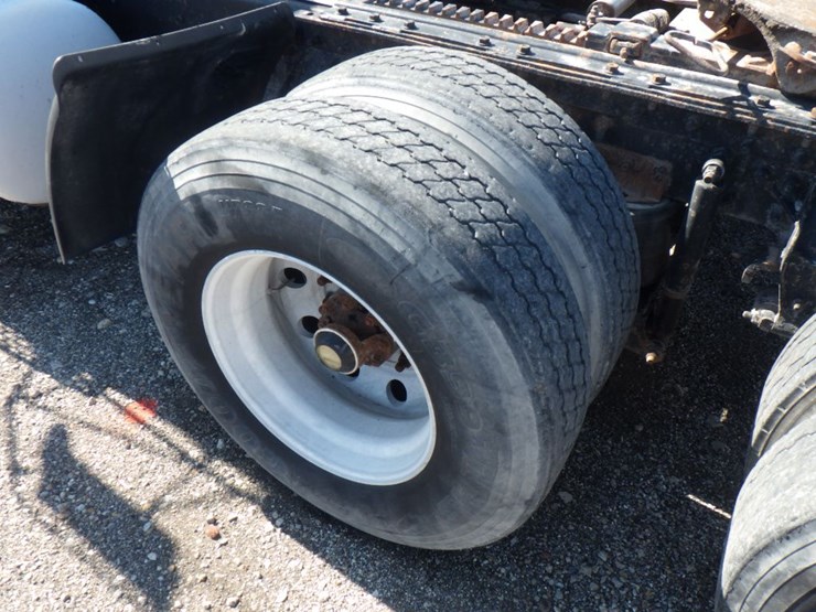 2000-mack-ch613-image-12