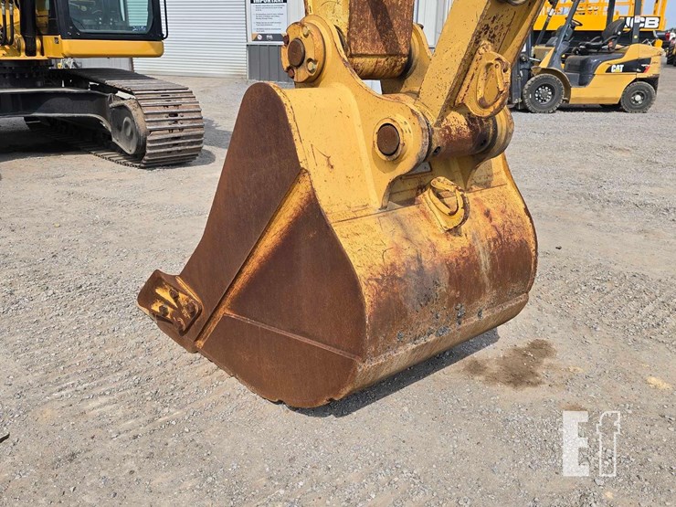 caterpillar-320gc-image-12