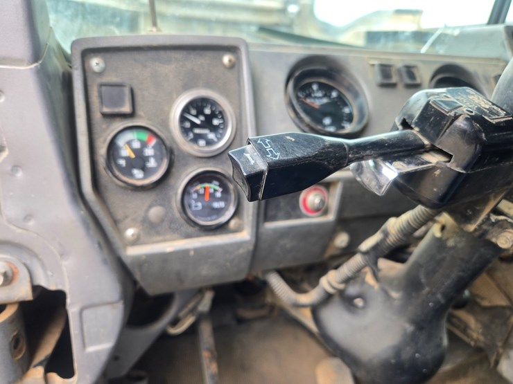 2001-mack-rd690s-image-81