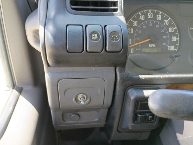 2000-gmc-w3500-image-56