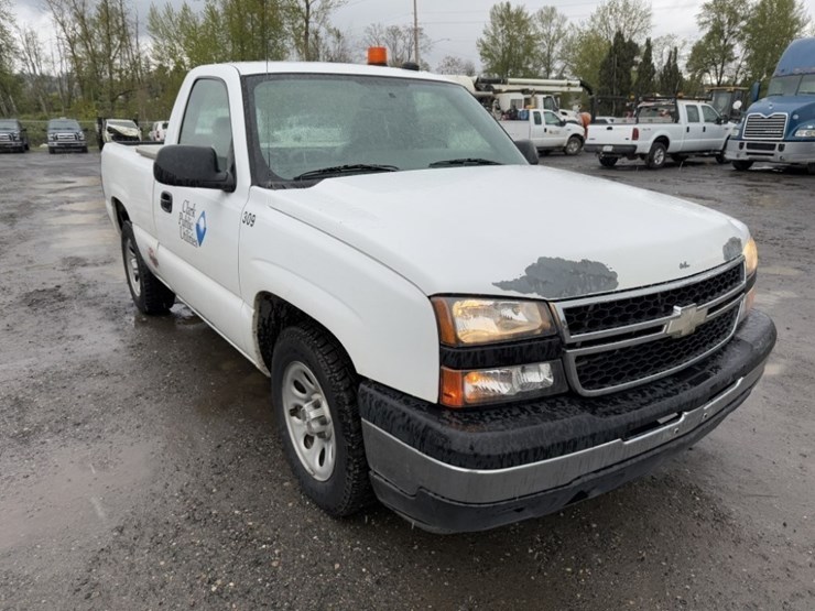 2006-chevrolet-silverado-1500-image-2