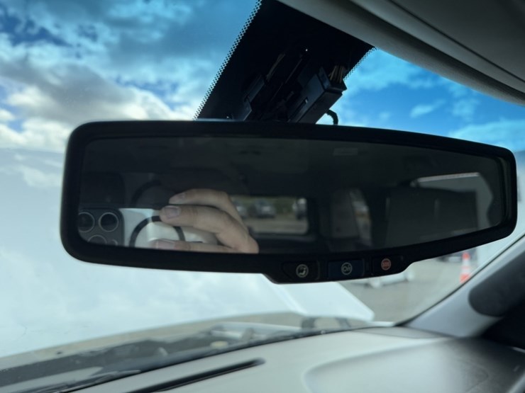 2016-chevrolet-tahoe-image-33