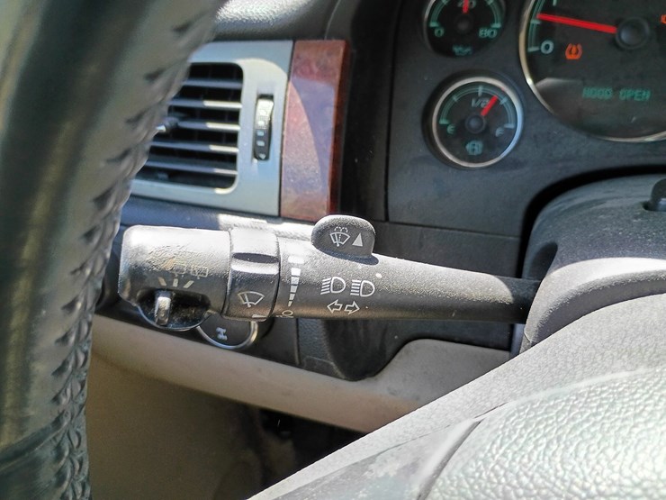 2008-chevrolet-tahoe-image-51