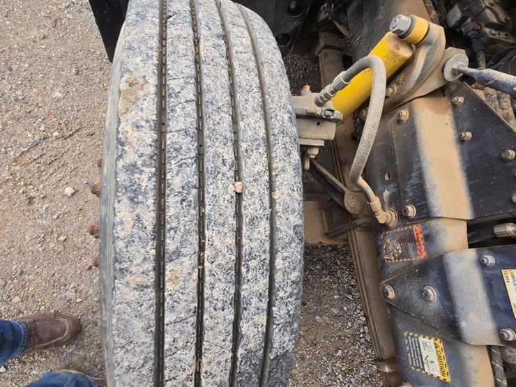 1996-mack-rd690s-image-56