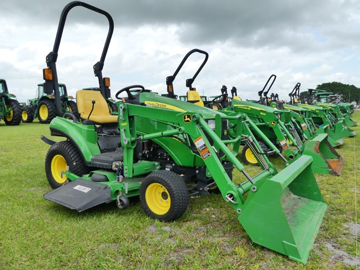 john-deere-1023e-image-1