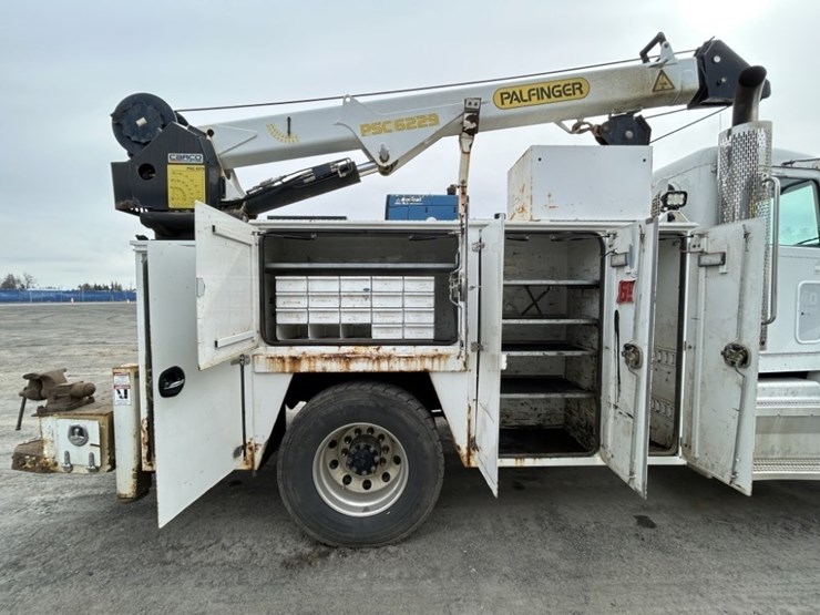 2017-peterbilt-337-image-33