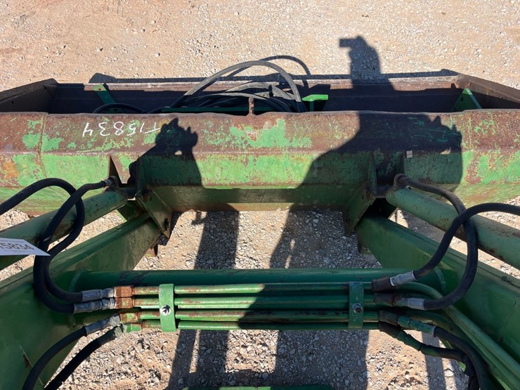 john-deere-146-image-10