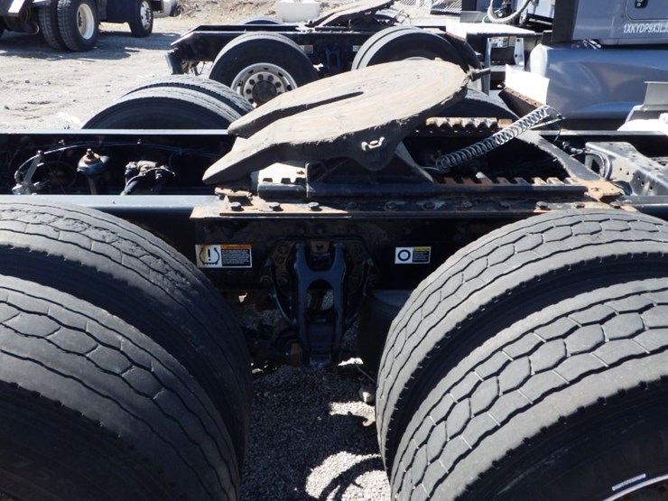 2020-kenworth-t680-image-9