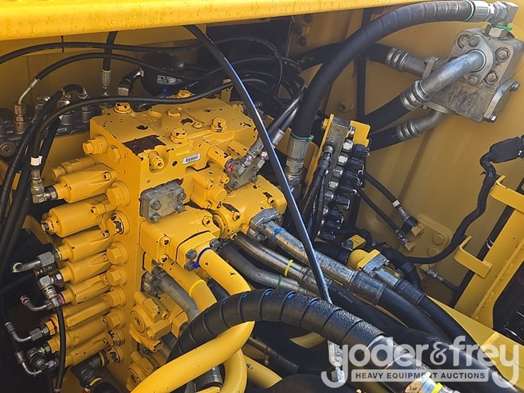 2020-komatsu-pc360-lc-11-image-85