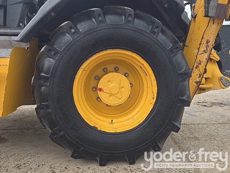 2018-deere-310l-image-13