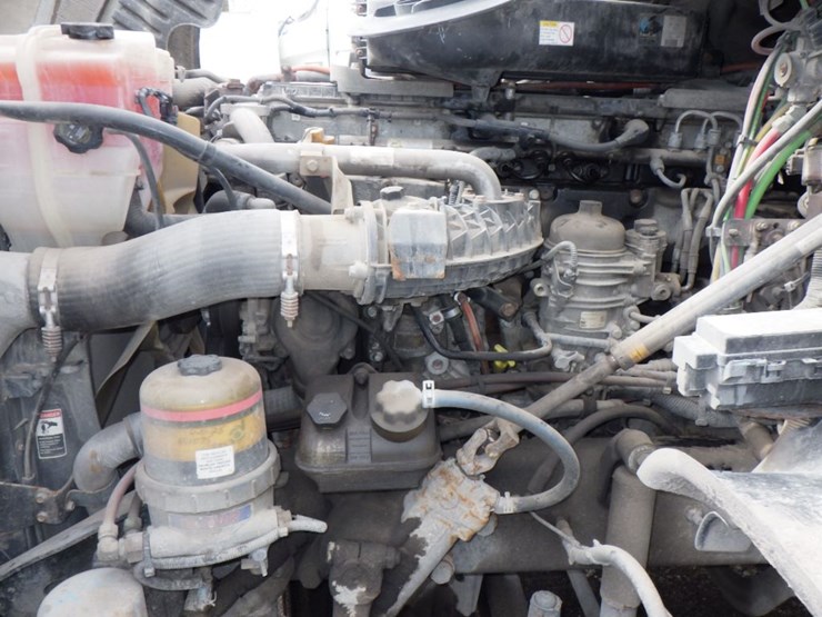 2017-freightliner-cascadia-125-image-19