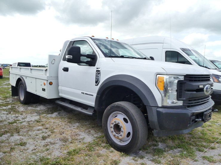2017-ford-f550-xl-image-1