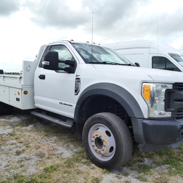 2017 FORD F550 XL