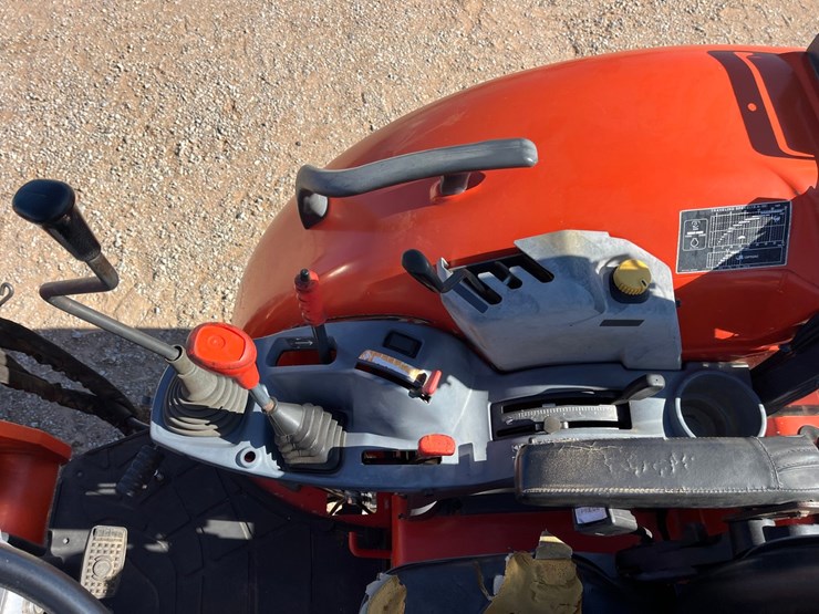 2017-kubota-m5091d-image-19