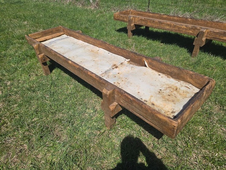 #577-•-9'-wooden-feed-bunk-image-3