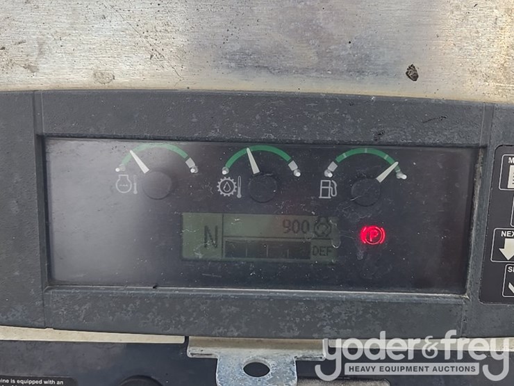 2021-deere-310sl-image-112