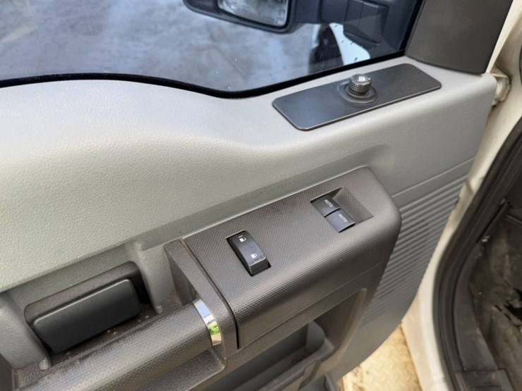 2016-ford-f350-image-26