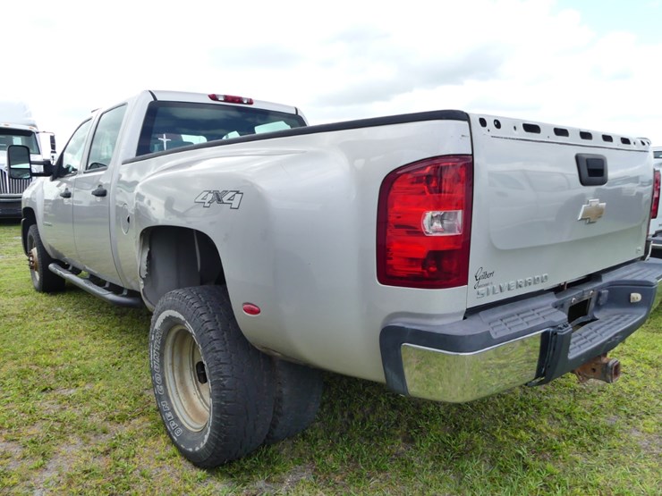 2009-chevrolet-3500hd-image-4