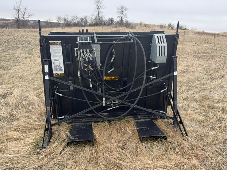 rupp-hydraulic-calf-table-image-6