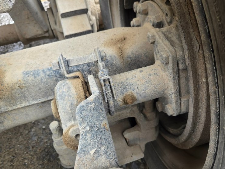 2001-mack-rd690s-image-92