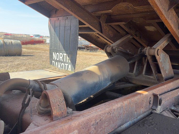 1989-ford-l8000-image-26