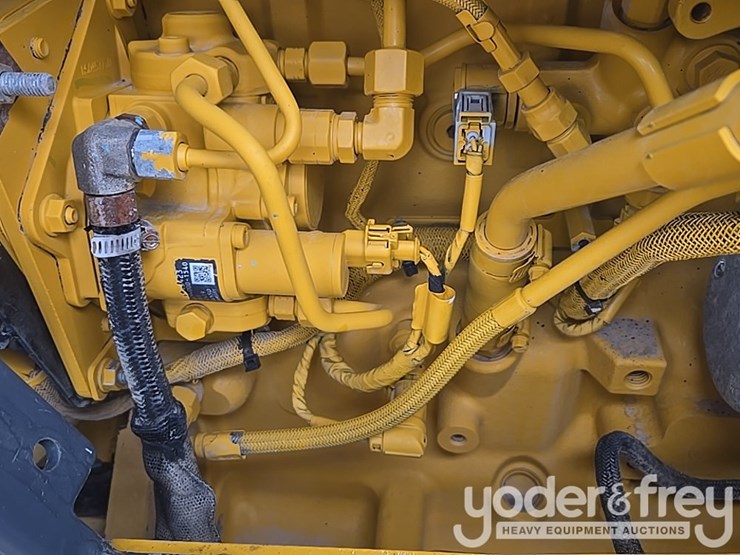 2018-deere-310l-image-88