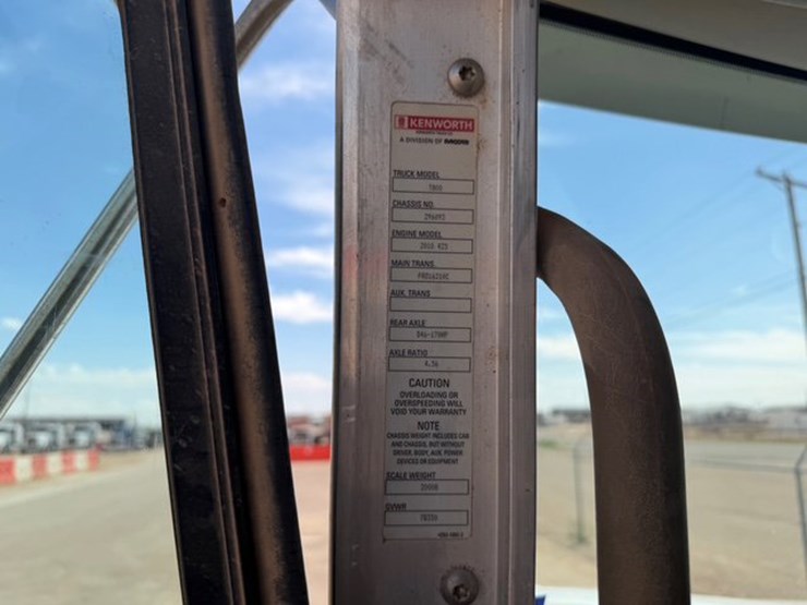 2012-kenworth-t800-image-14