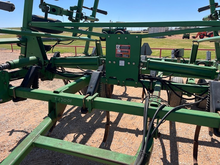 2001-john-deere-2400-image-2