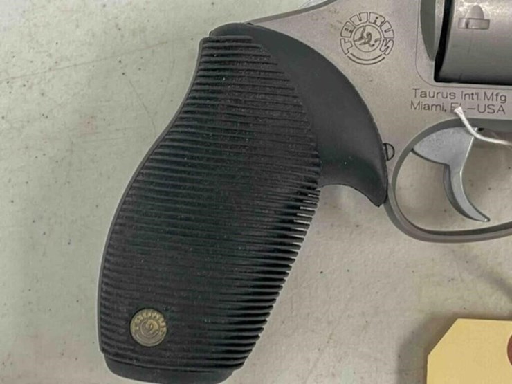 taurus-revolver-image-5