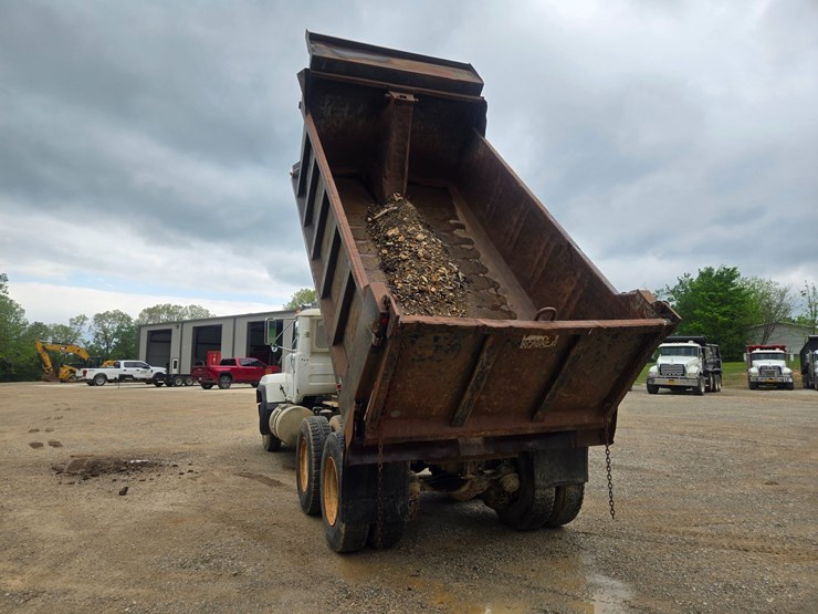 1996-mack-rd690s-image-24