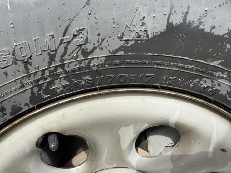 2014-chevrolet-tahoe-image-16