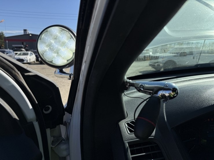 2017-ford-explorer-image-27