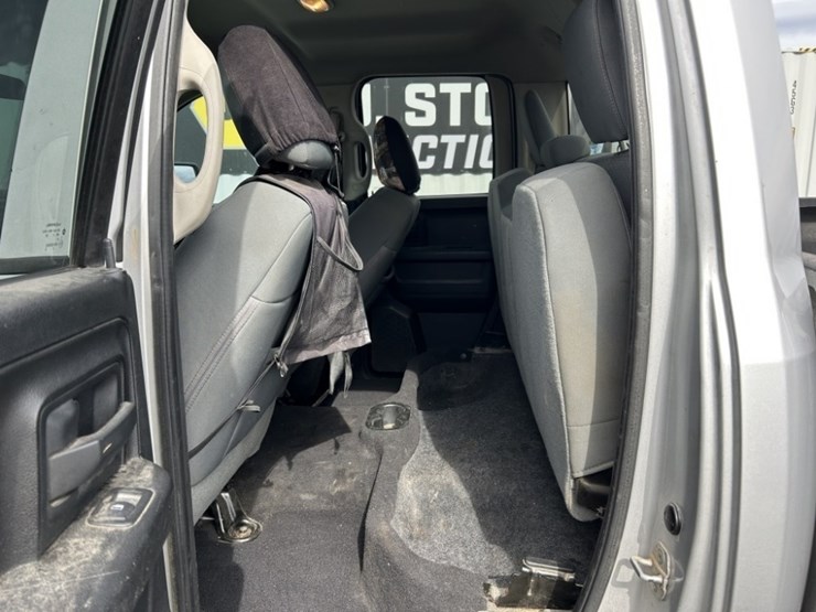 2013-dodge-1500-image-23