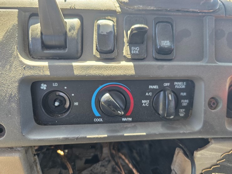 2009-sterling-acterra-image-85