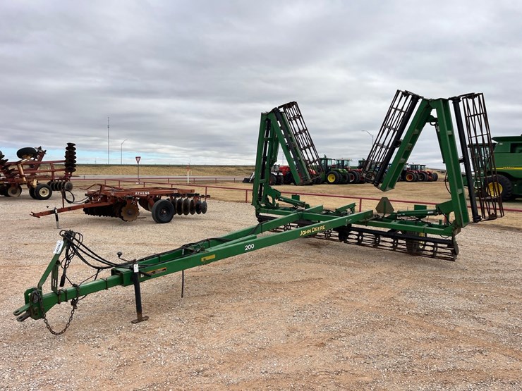 2002-john-deere-200-image-1