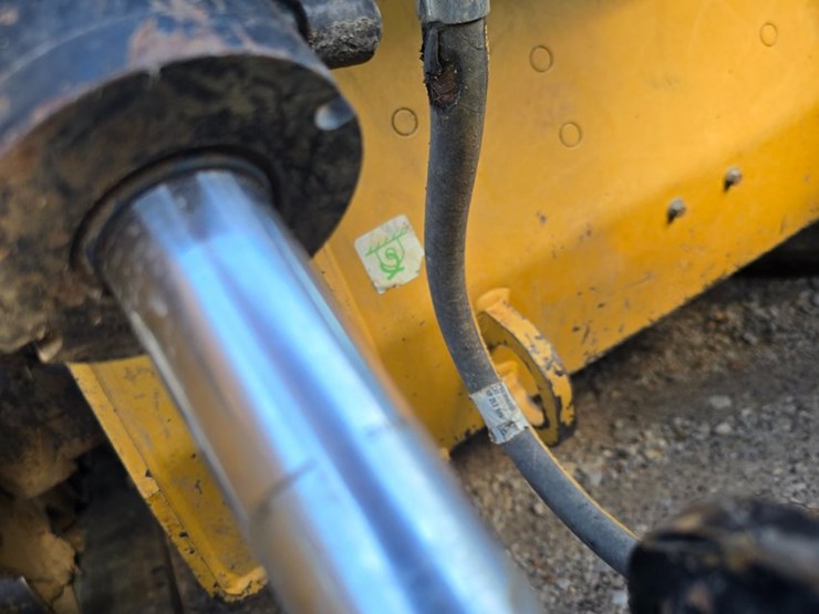 2023-caterpillar-299d3-xe-image-31