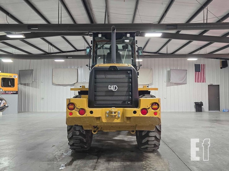 2022-caterpillar-920-image-8