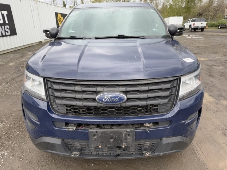 2017-ford-explorer-image-8