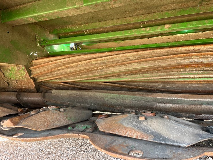 2023-john-deere-w235r-image-7