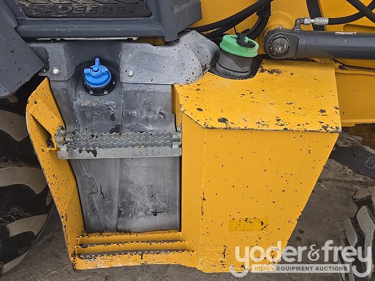 2021-deere-310sl-image-57