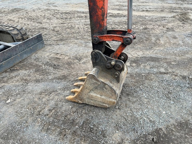 2004-kubota-kx121-3-image-8