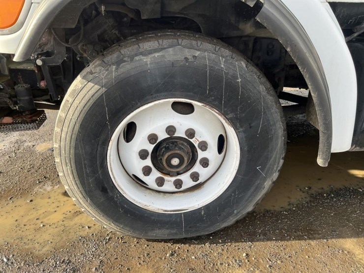 2001-sterling-l7500-image-11