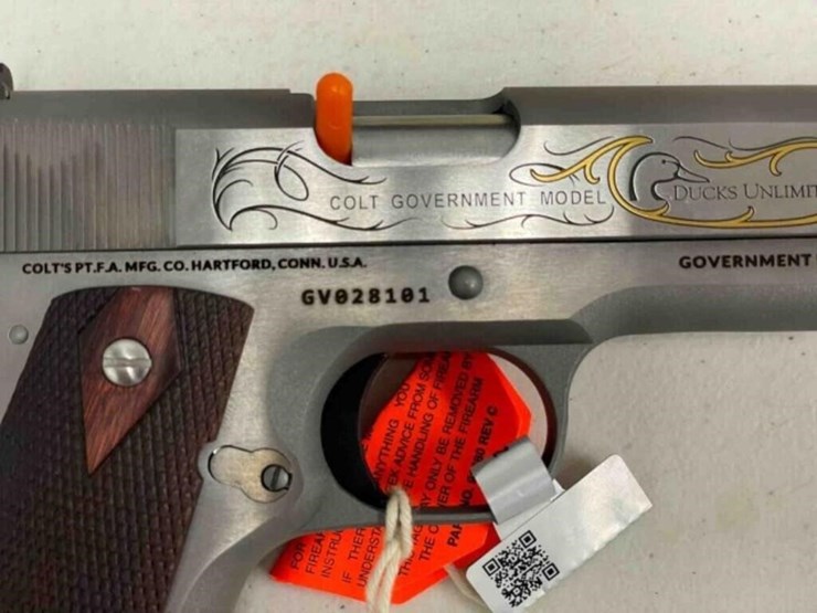 colt-pistol-image-11