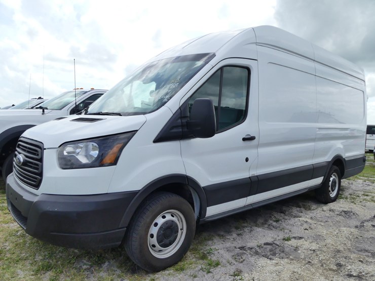 2019-ford-transit-image-2