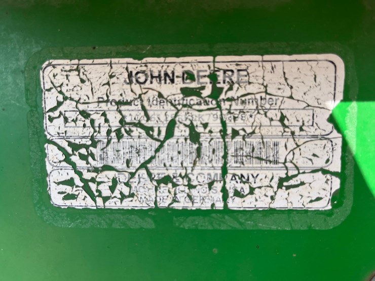 2014-john-deere-6125r-image-35